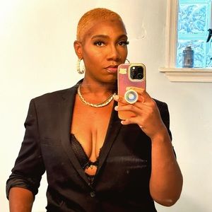 Meet your Posher, Candice